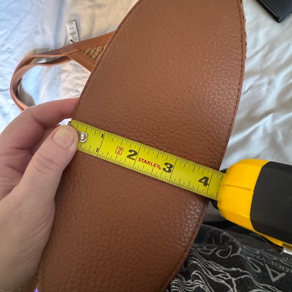 Banana Republic Straw Hobo Tote in Tobacco - Picture 10 of 10